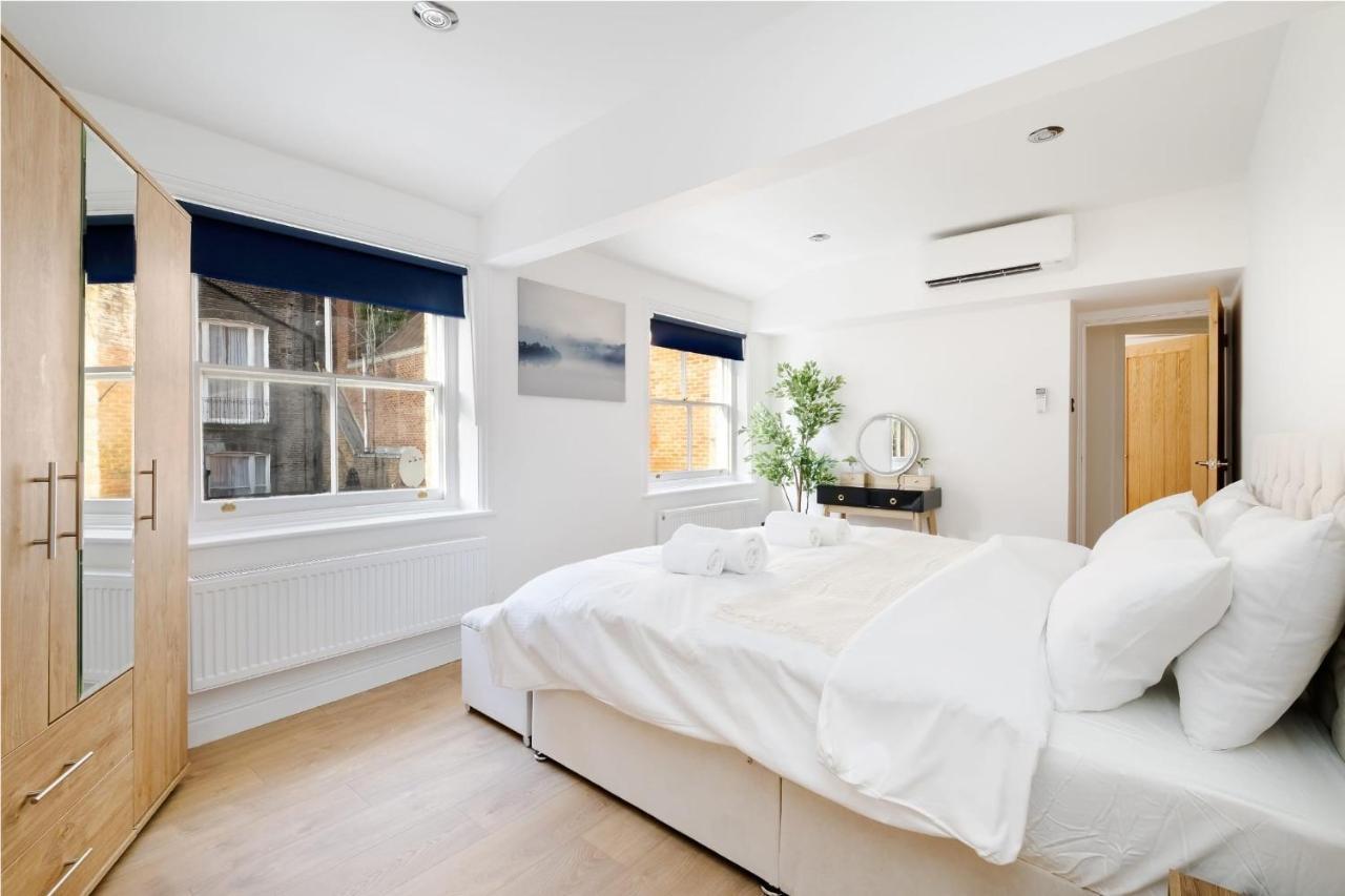 Modern 3 Bedroom And 2 Bathroom *
